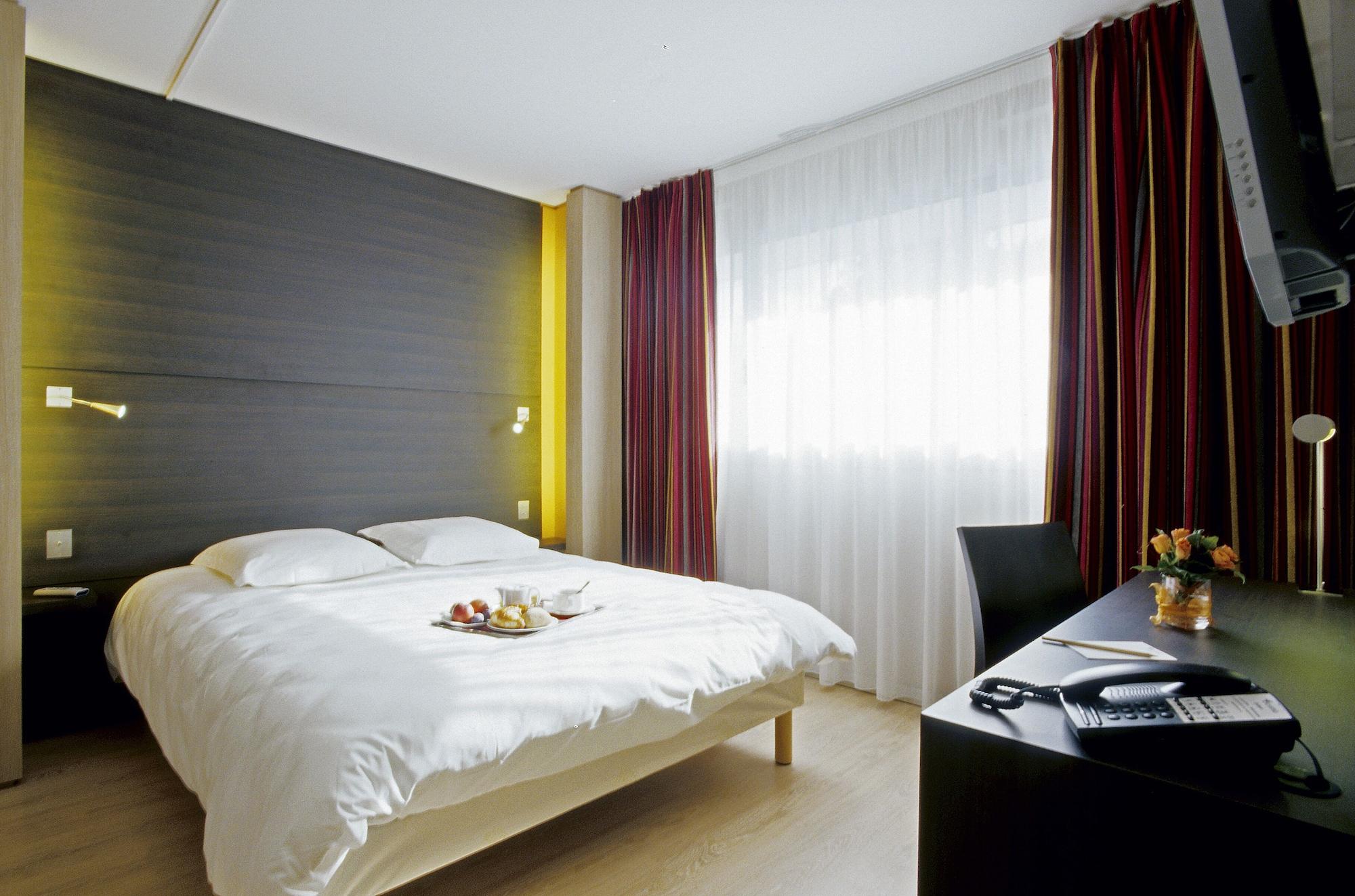 Oceania Quimper Hotell Eksteriør bilde