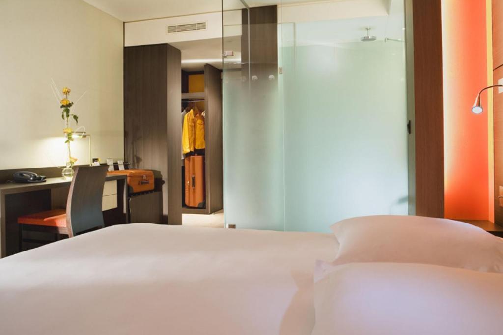 Oceania Quimper Hotell Eksteriør bilde