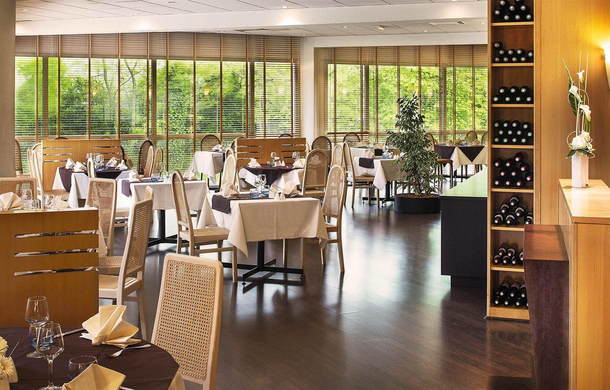 Oceania Quimper Hotell Eksteriør bilde