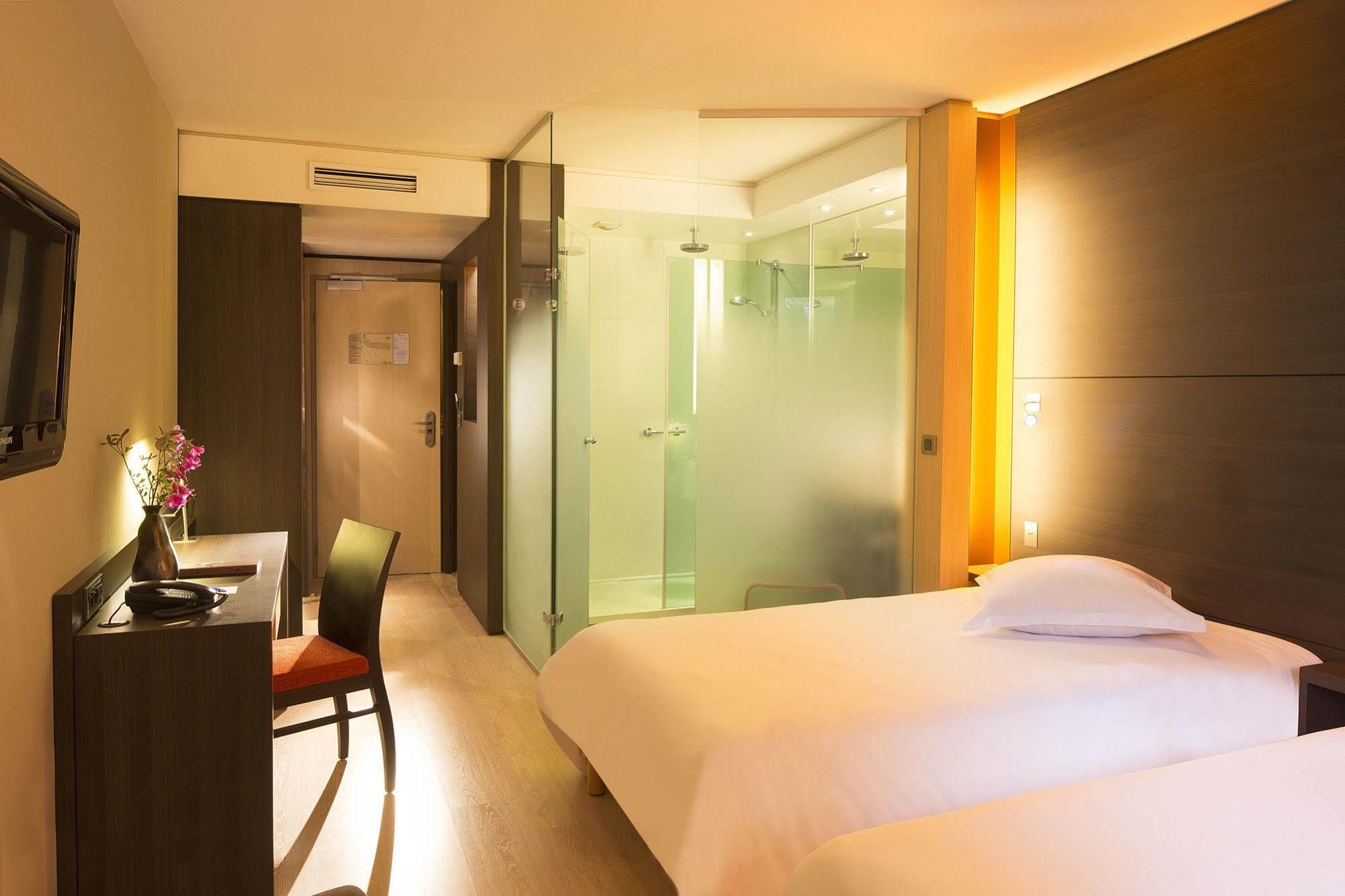 Oceania Quimper Hotell Eksteriør bilde